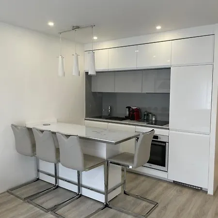 Apartmán Neuf Pres De La *